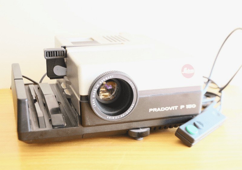 Projecteur diapositive Pradovit P 150 Leica*