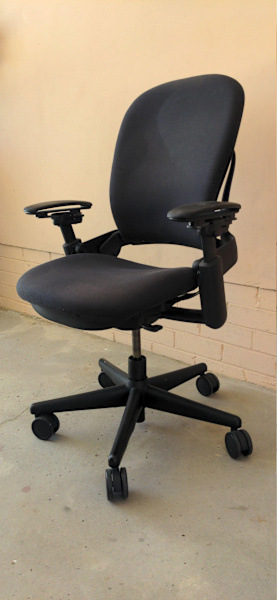 Steelcase Leap ergonomic office chair with armrests62864724256002113
