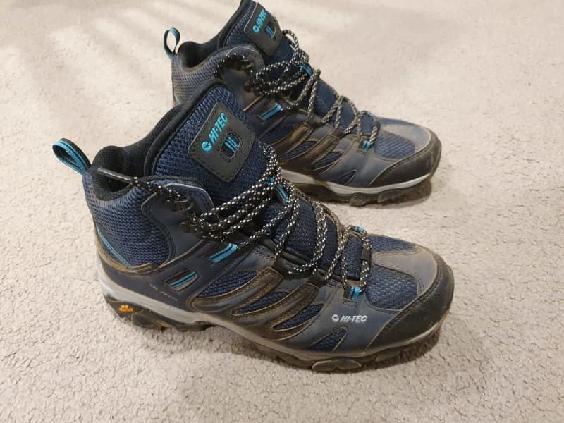 ladies hiking boots size 9