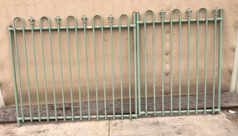 1 Fence Panel & 1 Pair of Double Gates & Fittings - 3.38m63006147332354111