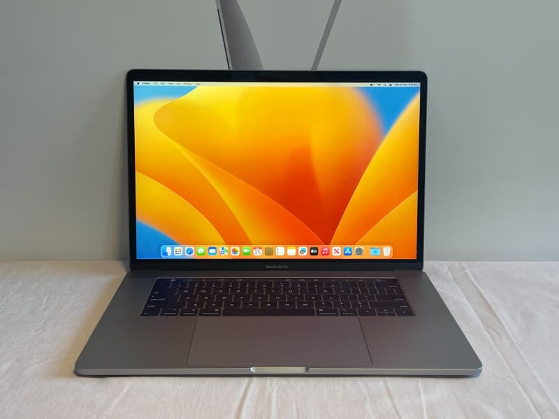 15-inch i7 MacBook Pro 2019 Model with Full Microsoft Office