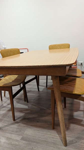 Retro 6-seater table62863405828739111