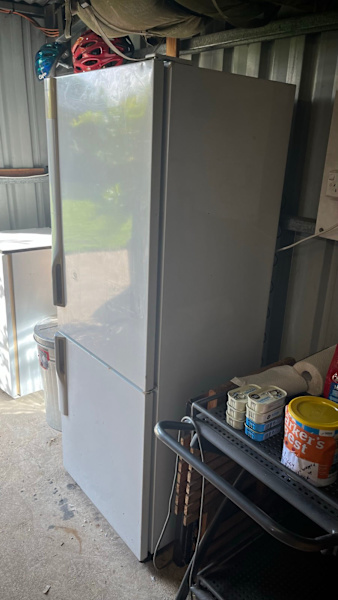 Refrigerator/Freezer 270 litre Westinghouse63018620335489112