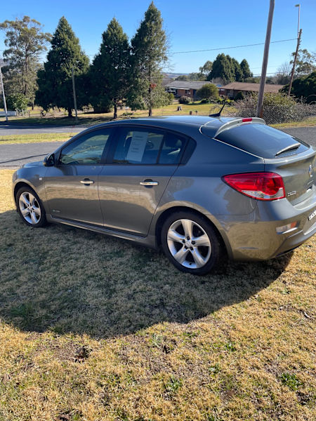 2012 HOLDEN CRUZE SRi V 6 SP AUTOMATIC 5D HATCHBACK62937622218626111