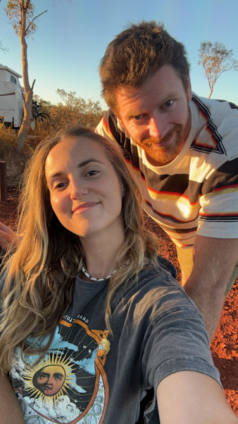 ‼️COUPLE SEEKING JOBS TO COMPLETE 6 MONTHS‼️62864726180354111