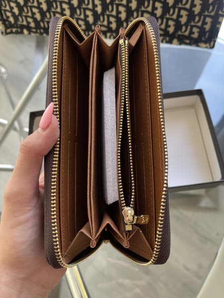 Louis Vuitton Zippy Wallet for sale