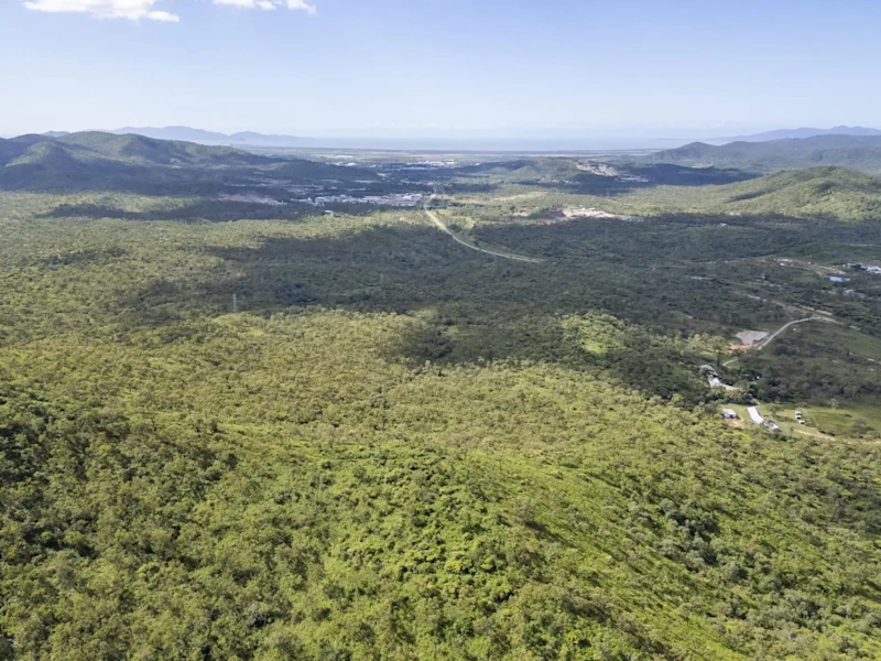 OFFERS OVER $899,000 FOR 116 ACRES WITH A HILL, DAM, AND OCEAN VIEWS IS CRAZY CH62882801004675114