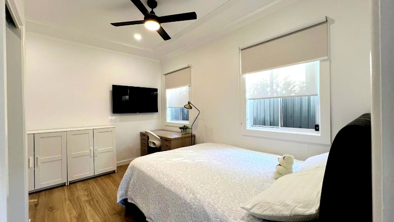 An ensuite renovated house in a quiet street in Merrylands/Granville62882774056193111