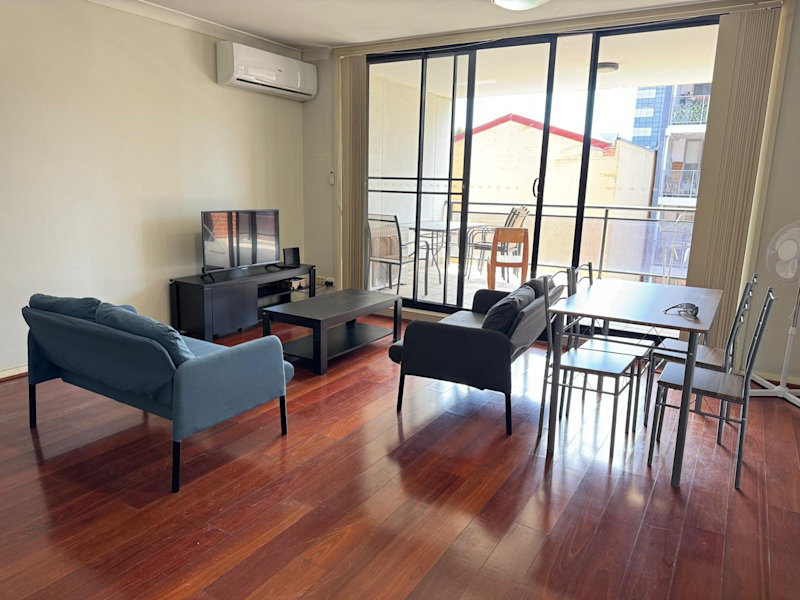 Beautiful Apartment Share Male only63007596079362111