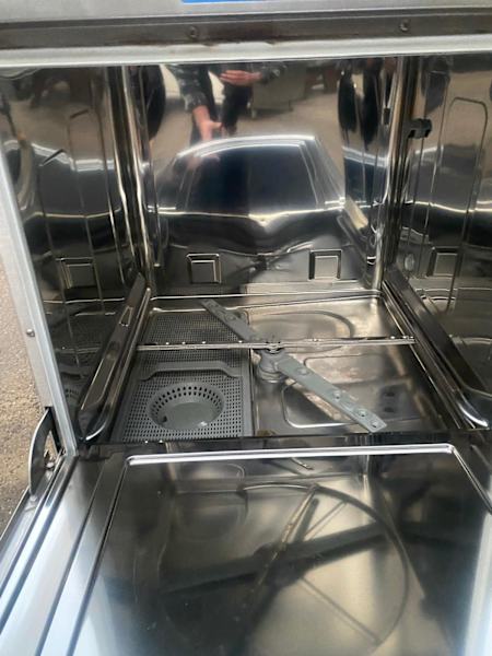 Hobart under counter dishwasher Model FX-90N63016057308803112