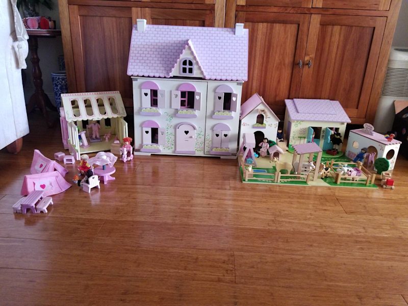 Rose Cottage Wooden Dolls House