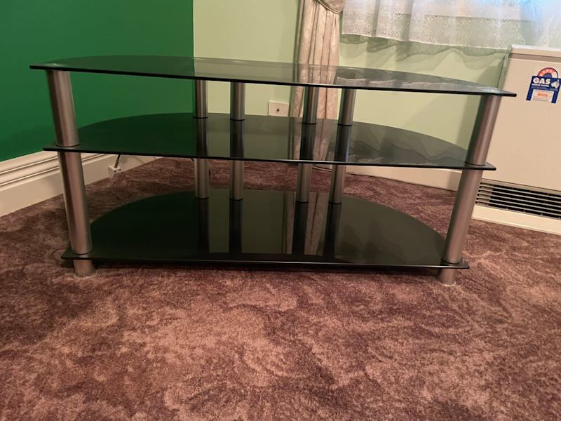 Lounge Glass TV Table62863407789186113