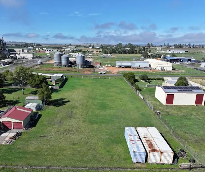 Vacant Industrial Land with DA in place62885372069890111