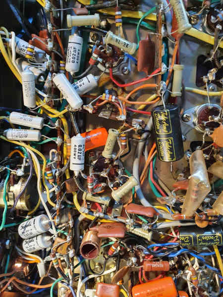 Professional Guitar Amplifier Service by iztronix at Ballina NSW62863392132993114