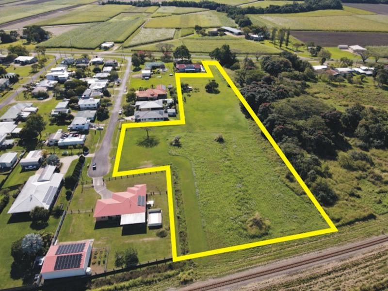 1.78 HECTARE (OVER 4 ACRE) BLOCK OF LAND ON TOWN OUTSKIRTS!62882799442433111