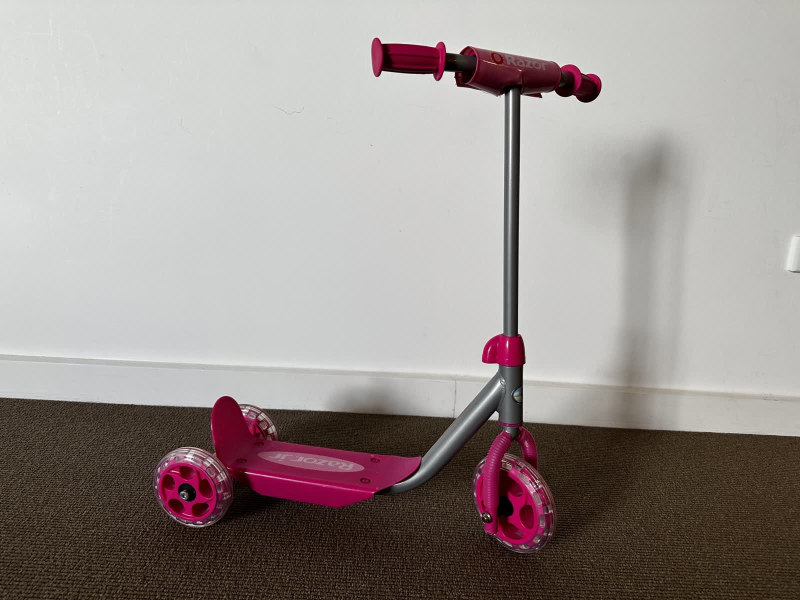 razor jr lil kick scooter pink