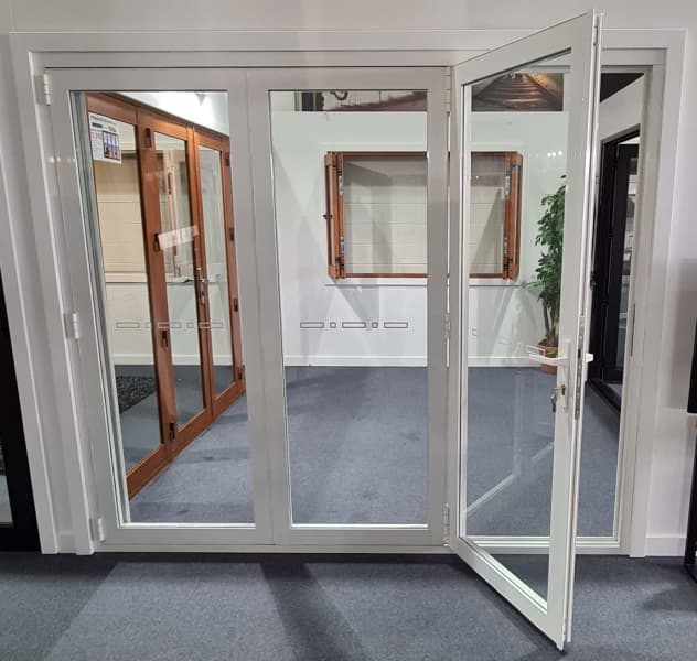 Aluminium 3 Panel Bi Fold Stacking Door - Black, White, Timber Effect63007782101377111