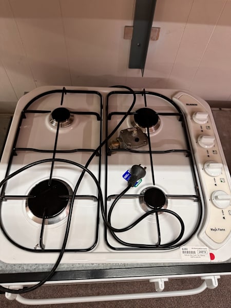 Blanco 4 Burner Natural Gas Cooktop, 3 months warranty (24819 RM1)630169094155541120