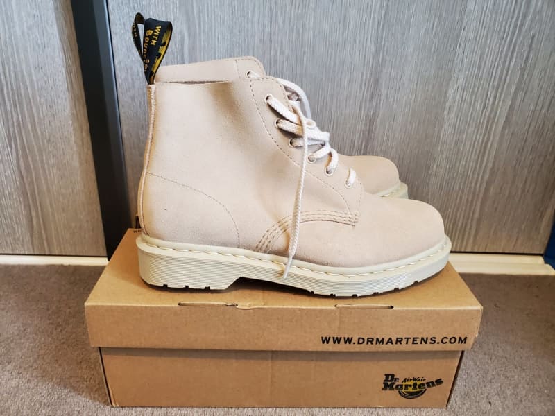 NEW Dr Martens 101 Mono Suede Ankle Boot Warm Sand Suede