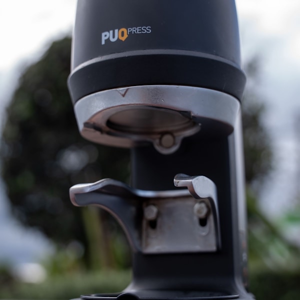 Used Black Puqpress Q2 Automatic Coffee Tamper – Excellent Condition 63020848288001113