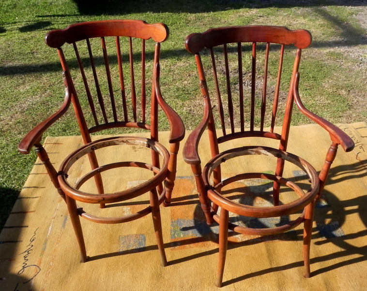Antique Bentwood Arm Chair x 262863382167041112