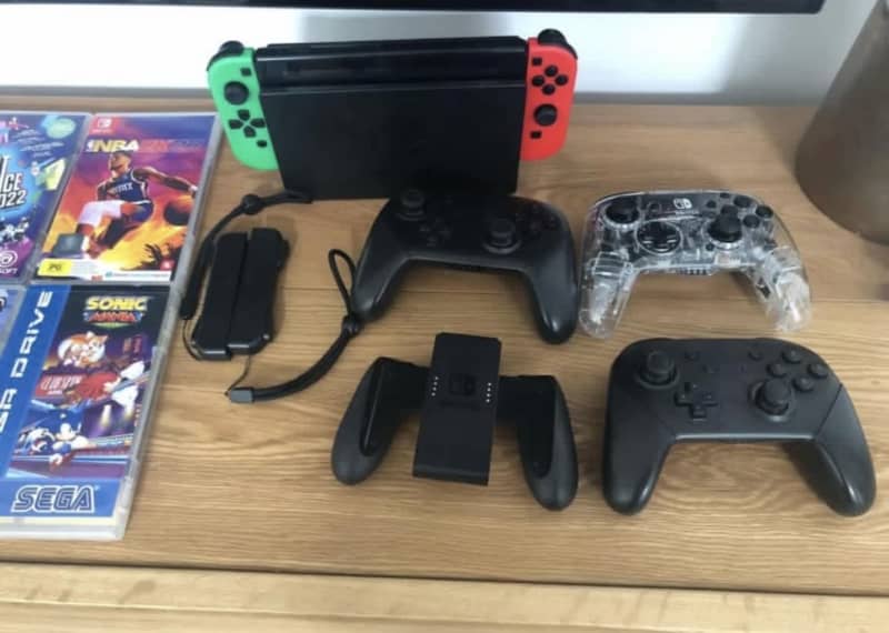 Original unpatched Nintendo switch, 200 game roms, Video Games, Gumtree  Australia Moreland Area - Coburg North