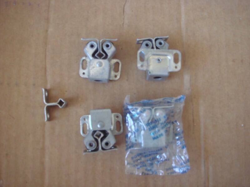 Small hardwares hooks, door bolt, etc.63004437373185112