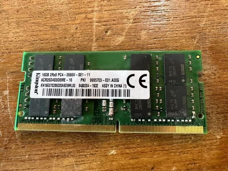 Kingston 16x2 =32 Gb 2Rx8 PC4 16 gb 2RX8 PC4-2666V-SE1-11