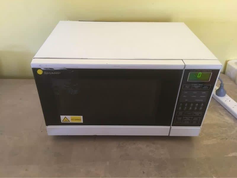 Sharp R-890N 34L Inverter Microwave Oven ExDisplay UnUsed Tray Missing63443634157442110