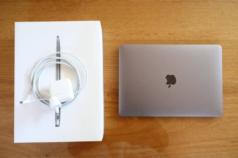 Apple MacBook Air M1 Chip 13 inch Retina 8GB 256GB SSD