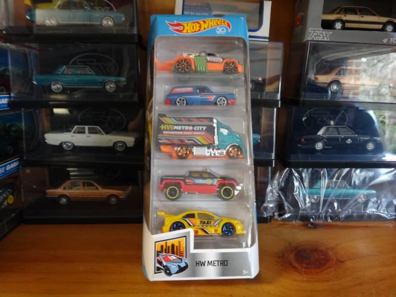 hot wheels metro 5 pack