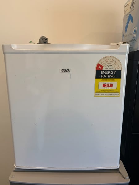 67 litre bar fridge