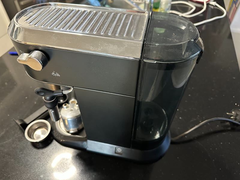 DeLonghi Coffee Machine63022178887681111