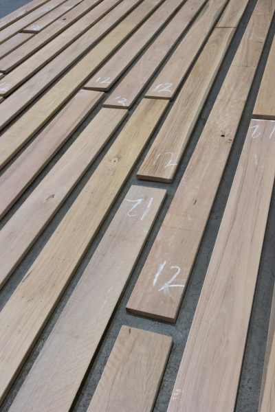 BLACKBUTT DECKING 135X19MM **FEATURE GRADE**63010883984385113