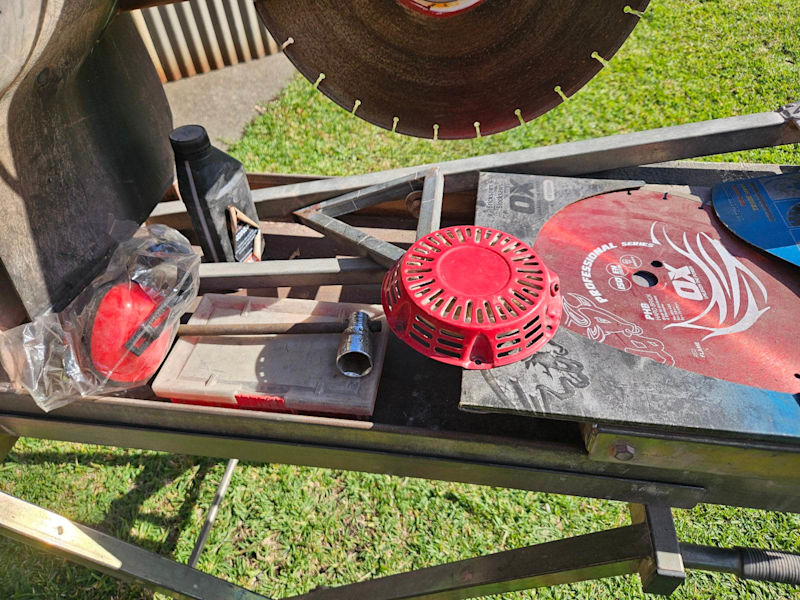 Brick Saw with extras63012913916163112