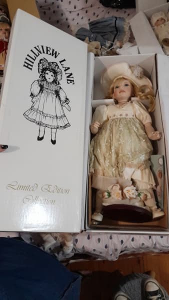 Hillview lane 2024 porcelain dolls