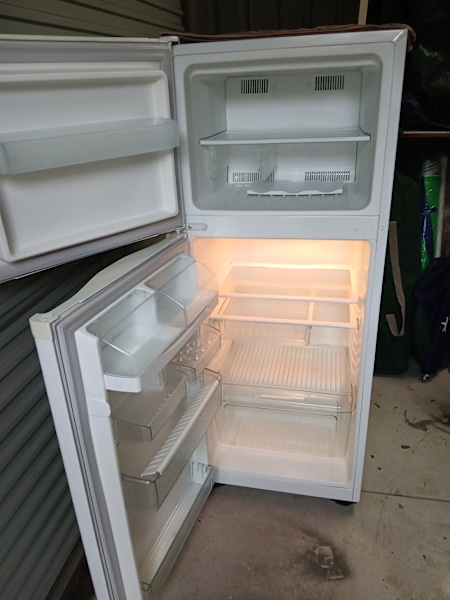280 Ltr Fridge/ Freezer Westinghouse WTM2800WB63014237719425112