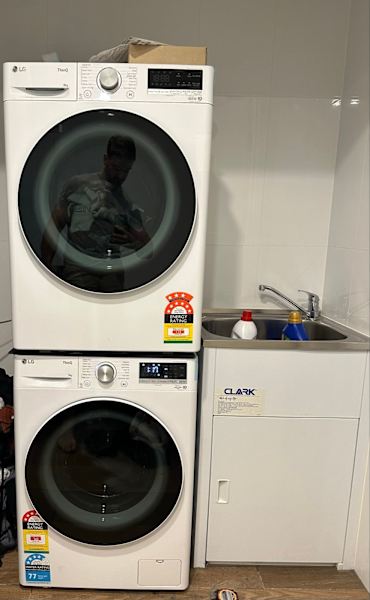LG 9KG Heat Pump Front Load Dryer (9 months old-more items available)63021281202691112