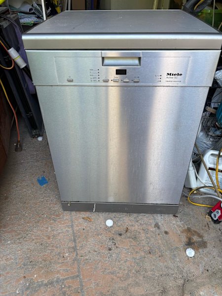 Miele dishwasher- works needs clean630195364281611122