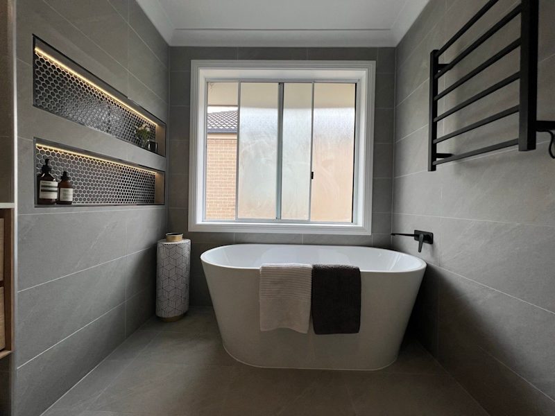 Renovations house and bathrooms 62863392852610112