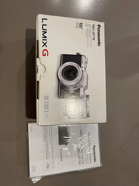 Panasonic Lumix GF7W Mirrorless Camera dual lens kit in Exc Cond