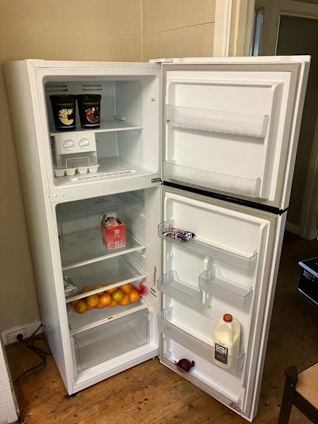 Hisense Fridge Great Condition63016062125442114