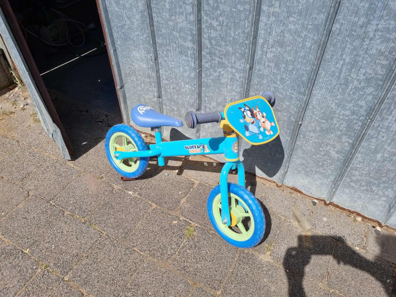 Big w bluey balance bike hot sale