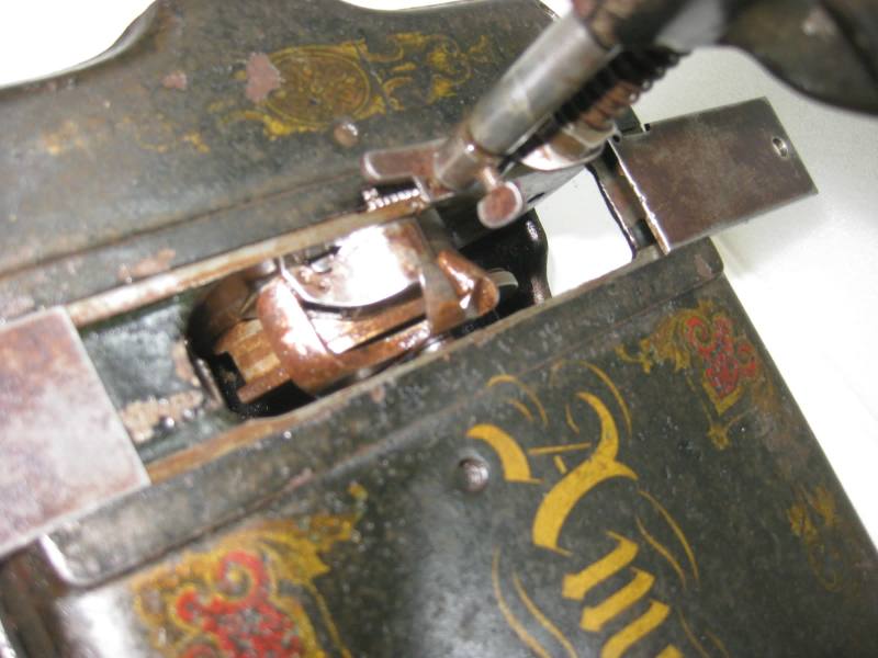 ANTIQUE RARE CAST IRON AMERICAN HAND CRANK SEWING MACHINE63016059470594113