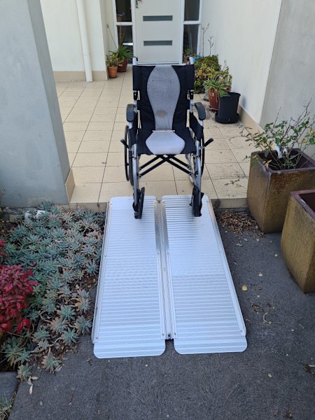 Wheelchair and ramp629296695514891118