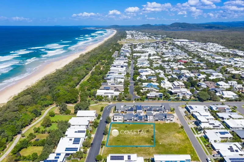 VERSATILE AND RARE LAND OPPORTUNITY OPPOSITE BEACH63006803160707114