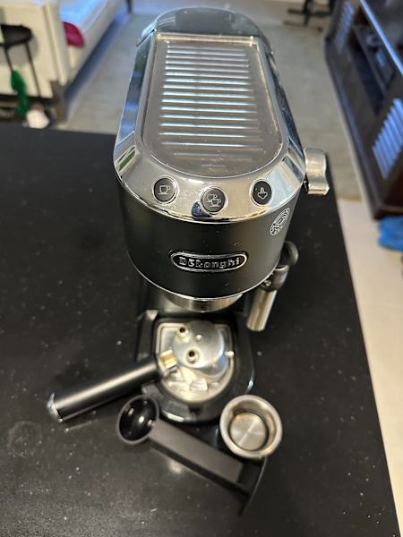 DeLonghi Coffee Machine63022178887681112