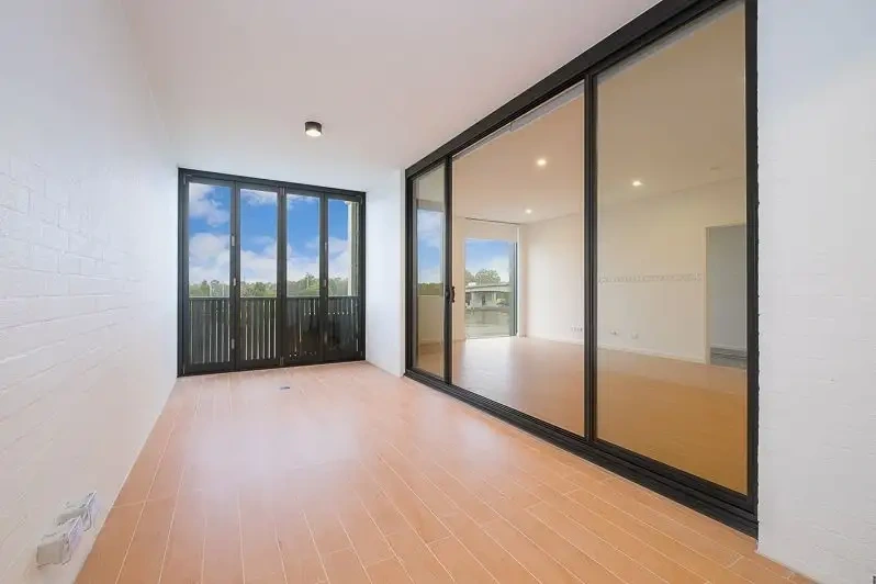 Unobstructed Waterview from living room and bedrooms! Nearly new 2 Bedroom+Study apartment with 1 parking spaces and Winter Gar63007596786050113