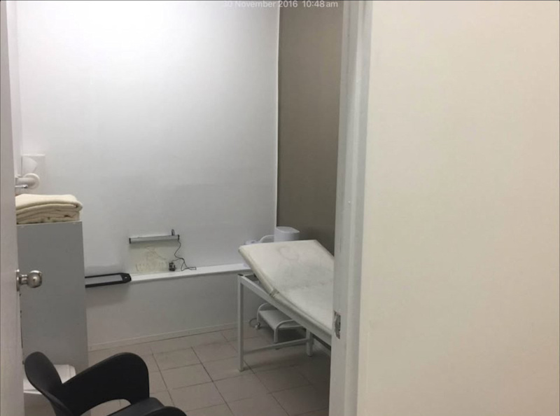 Business for sale   Barber shop beauty salon 63007091921025111