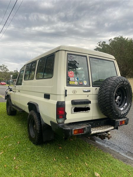 Toyota Troop carrier 62936657556739110